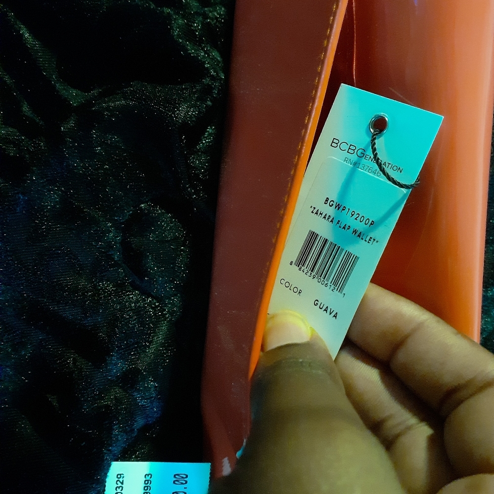 BCBG wallet - Picture 2 of 5